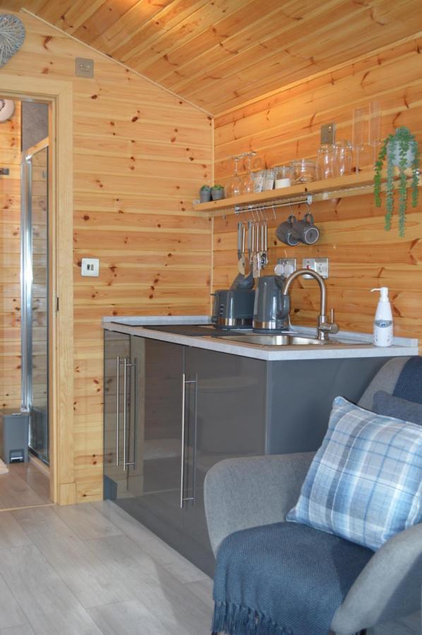River Huts, Highland River Retreat With Hot Tub Inverness Exterior foto