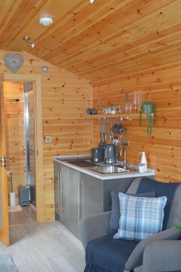 River Huts, Highland River Retreat With Hot Tub Inverness Exterior foto